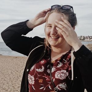 Meet your Posher, Leslie